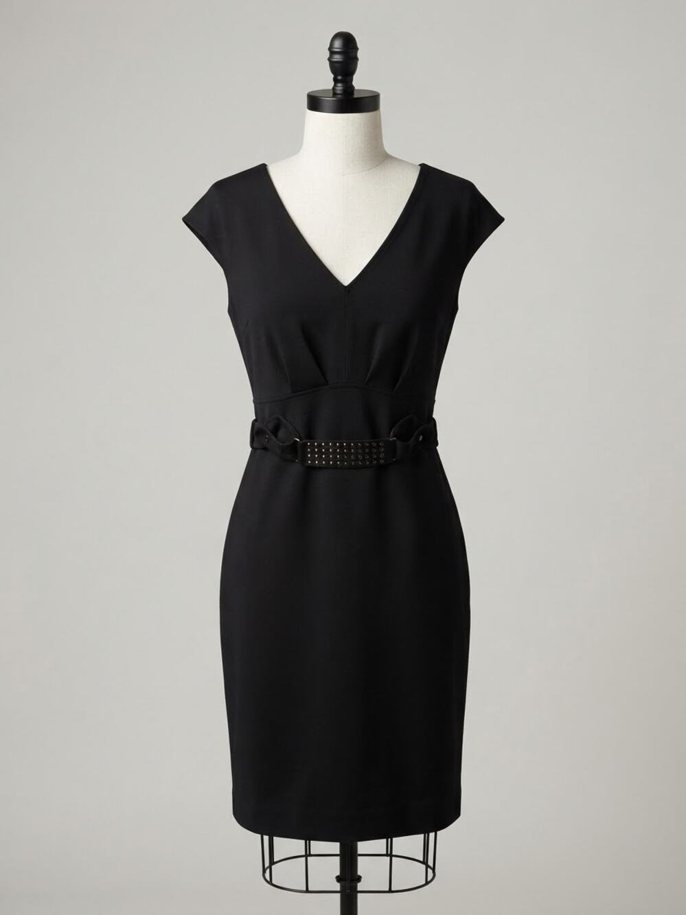 Jennifer Lopez Sleeveless Black Little Black Dress (LBD) w/ Belt - Size 10